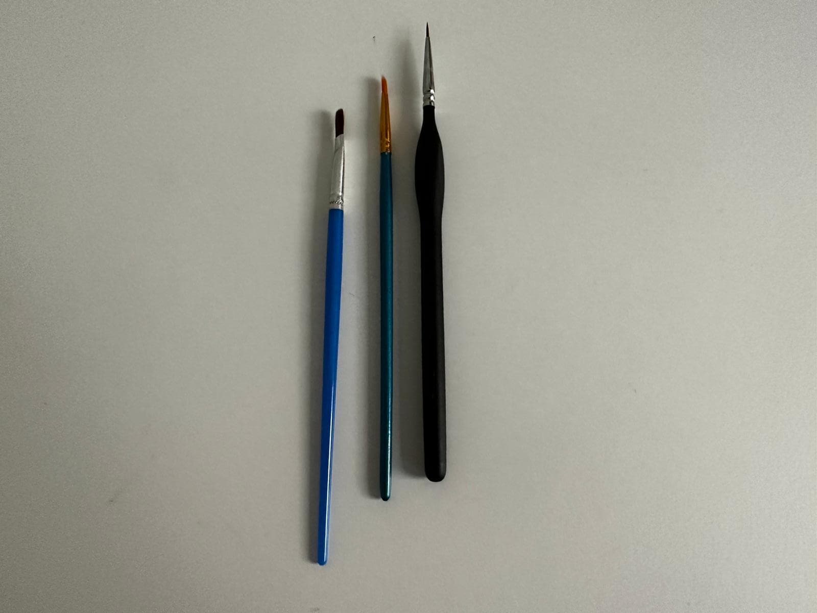 Die Kunst der Wahl: die richtigen Pinsel für die professionelle Malerei