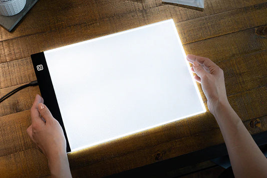 

3 vantaggi di una lastra luminosa per dipingere con i numeri